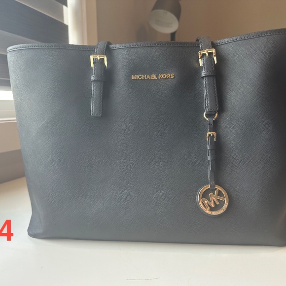 Bags and Wallets for Sale - Picture 4 of 14